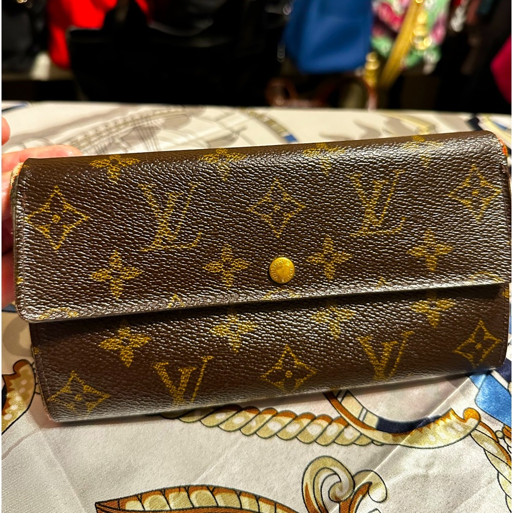 LOUIS VUITTON WALLET